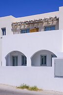 Elia Pyrgos Suites
