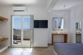 Elia Pyrgos Suites