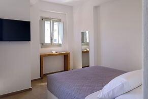Elia Pyrgos Suites