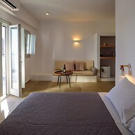 Elia Pyrgos Suites