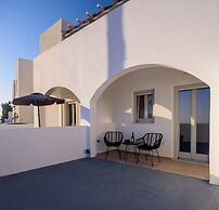 Elia Pyrgos Suites