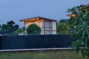 River's Edge By Escape Stays