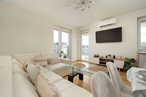 Spacious Apartment for 6 by Renters