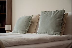 Spacious Apartment for 6 by Renters