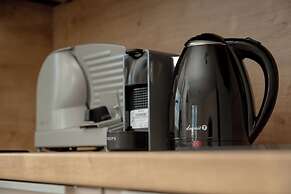 Spacious Apartment for 6 by Renters