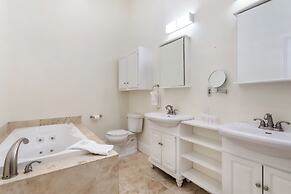 Spacious 3BR Condo in New Orleans