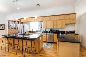 Spacious 3BR Condo in New Orleans