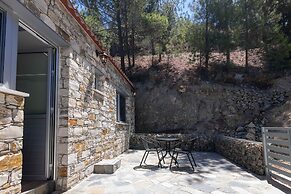 Phaedrus Living: Palaiomylos Forest Residence