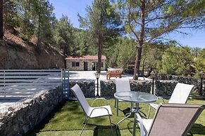 Phaedrus Living: Palaiomylos Forest Residence