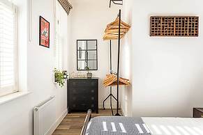 Contemporary Victorian Studio