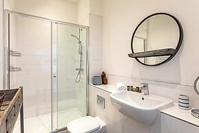 Contemporary Victorian Studio