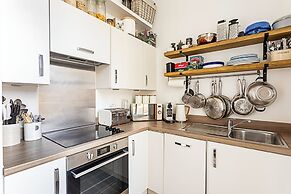 Contemporary Victorian Studio