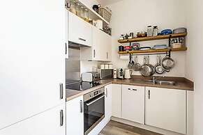 Contemporary Victorian Studio