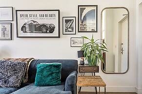 Contemporary Victorian Studio