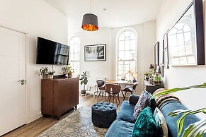 Contemporary Victorian Studio