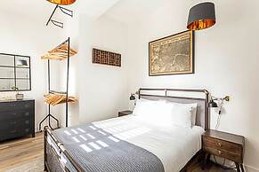 Contemporary Victorian Studio