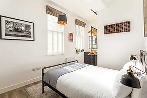 Contemporary Victorian Studio