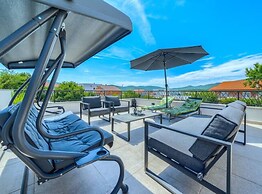 Villa Dreamin With Heated Pool & Hot Tub