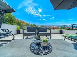 Villa Dreamin With Heated Pool & Hot Tub