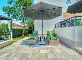 Villa Dreamin With Heated Pool & Hot Tub