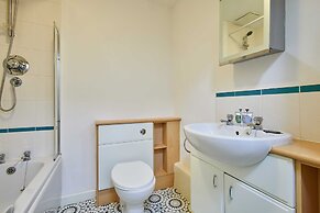 Host Stay Maddren Way