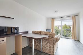 Host Stay Maddren Way