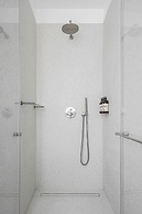 Mate Levinski - By HOMY