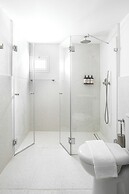 Mate Levinski - By HOMY