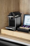 Mate Levinski - By HOMY