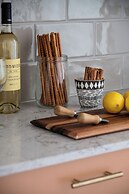 Mate Levinski - By HOMY