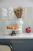 Mate Levinski - By HOMY