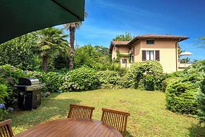 Il Dipinto Sul Lago Stresa Center