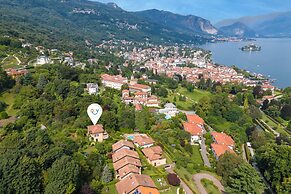 Il Dipinto Sul Lago Stresa Center