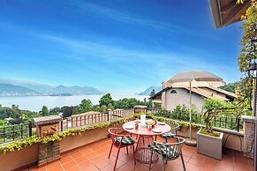 Il Dipinto Sul Lago Stresa Center