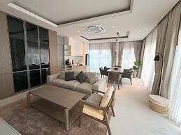 Deluxe Kamala pool villa with maid