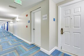 Destin Resort Condo w/ Pool + Beach Shuttle!