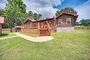 Onalaska Home w/ Game Room, Sunroom & Lake View!