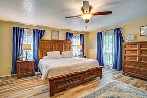 Onalaska Home w/ Game Room, Sunroom & Lake View!