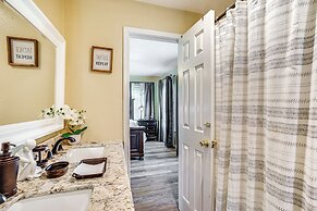 Onalaska Home w/ Game Room, Sunroom & Lake View!