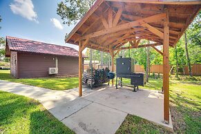 Onalaska Home w/ Game Room, Sunroom & Lake View!