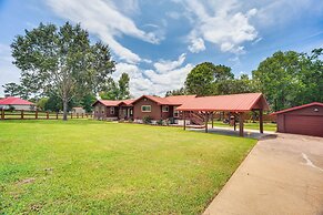 Onalaska Home w/ Game Room, Sunroom & Lake View!