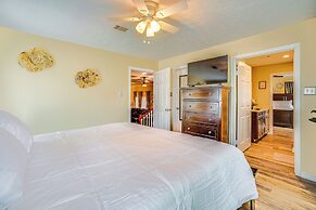 Onalaska Home w/ Game Room, Sunroom & Lake View!