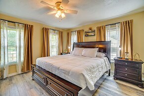 Onalaska Home w/ Game Room, Sunroom & Lake View!