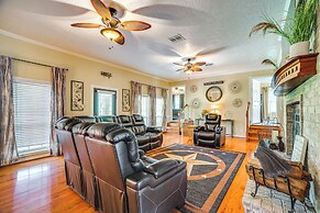 Onalaska Home w/ Game Room, Sunroom & Lake View!