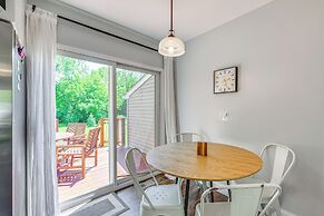 Charming Ann Arbor Getaway w/ Deck: Near Downtown!