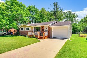 Charming Ann Arbor Getaway w/ Deck: Near Downtown!
