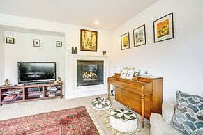 4 Mi to Solano Town Center: Fairfield Retreat!