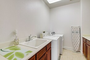 4 Mi to Solano Town Center: Fairfield Retreat!