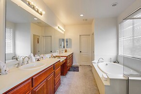 4 Mi to Solano Town Center: Fairfield Retreat!