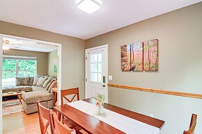 Campton Cottage w/ Hot Tub, Near Hiking + Climbing